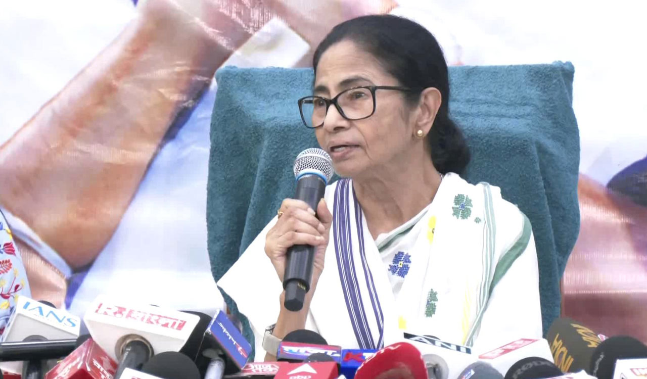 Mamata Banerjee moves SC challenging EC freeze on TMC name, symbol