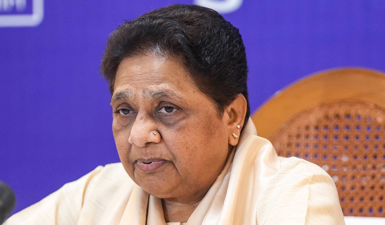 Mayawati takes dig at Akhilesh Yadav over ‘PDA chariot’, questions SP’s ‘saffron’ shift