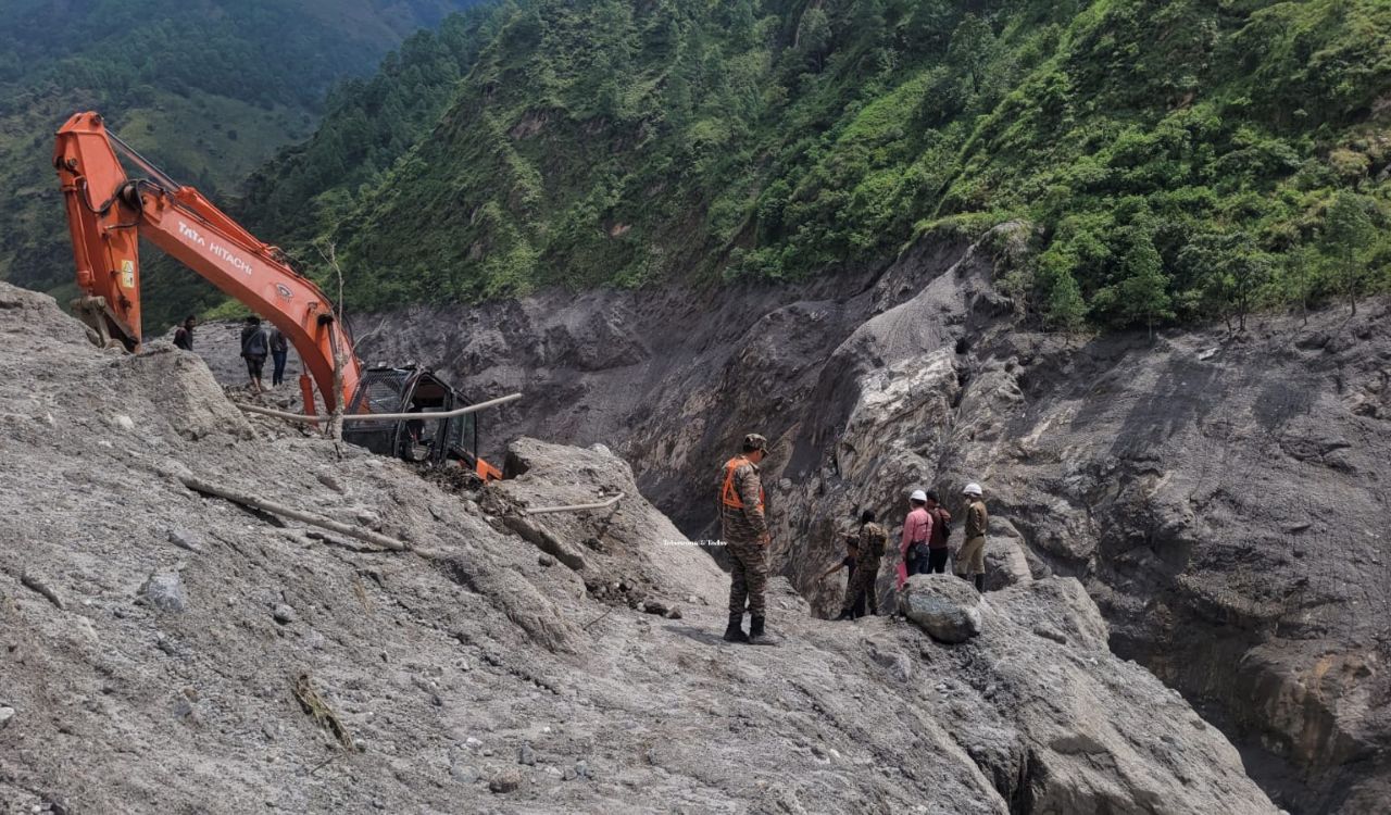 Nepal flood toll reaches 1,453, thousands still missing