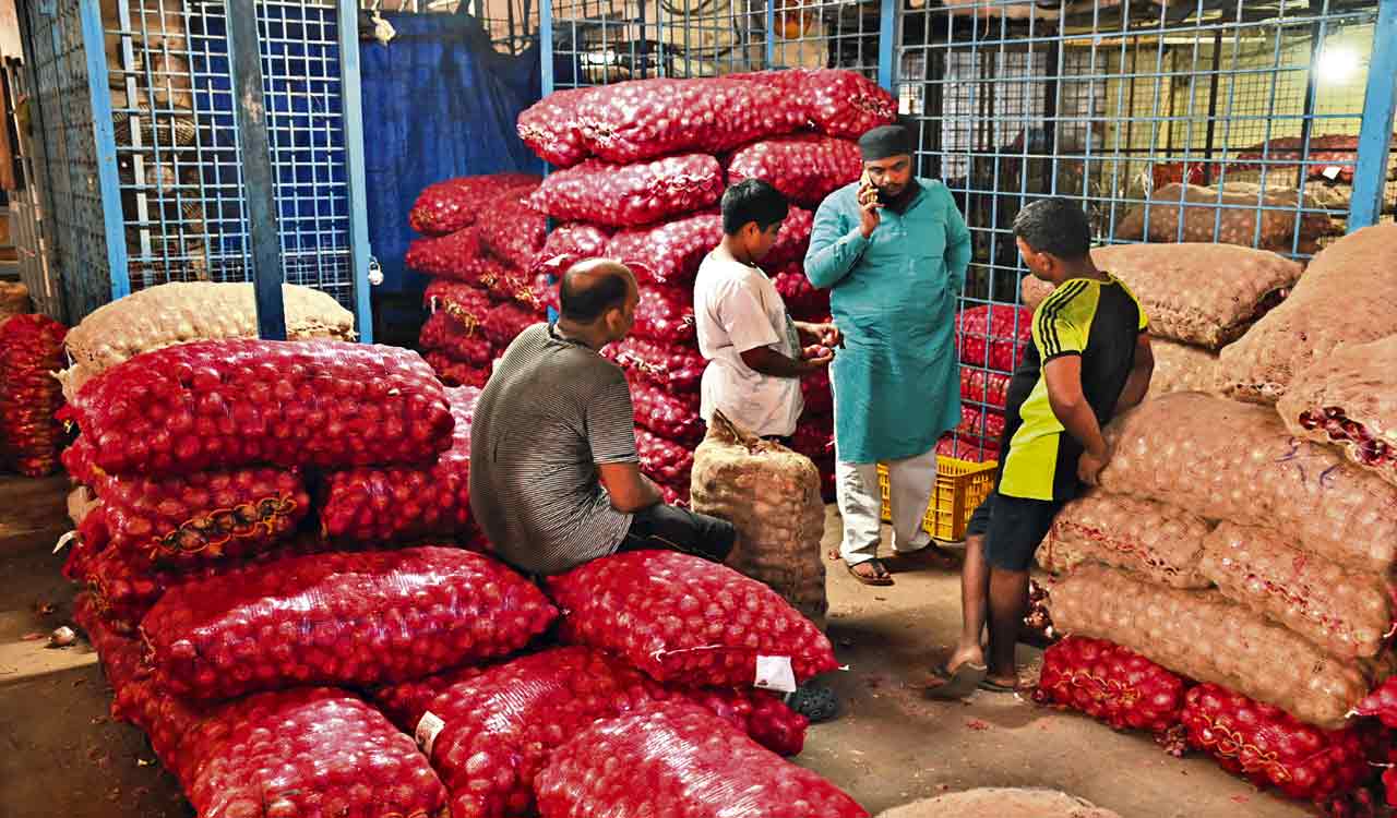 Onion prices hit Rs 60-70 per kg in Hyderabad as arrivals fall
