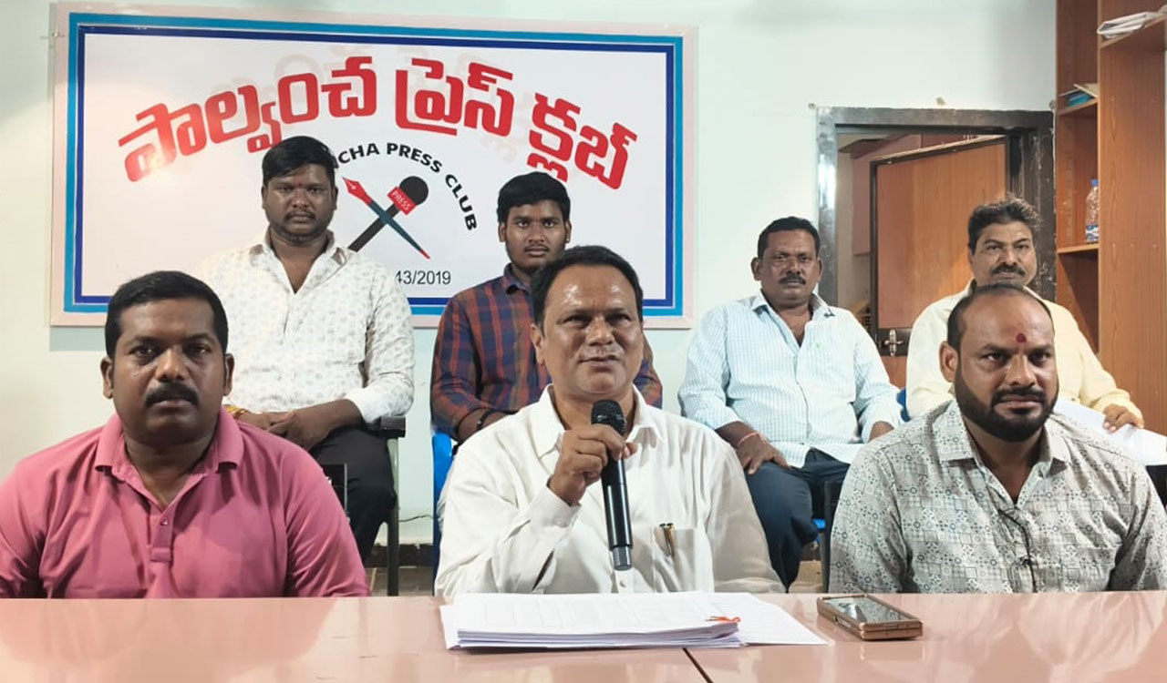 Paloncha society leader seeks cancellation of fresh draw for double bedroom houses