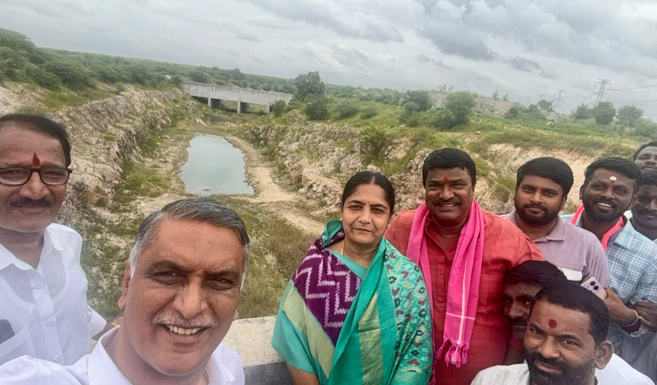 Harish Rao sends selfie from pending KLIS canals to Revanth Reddy