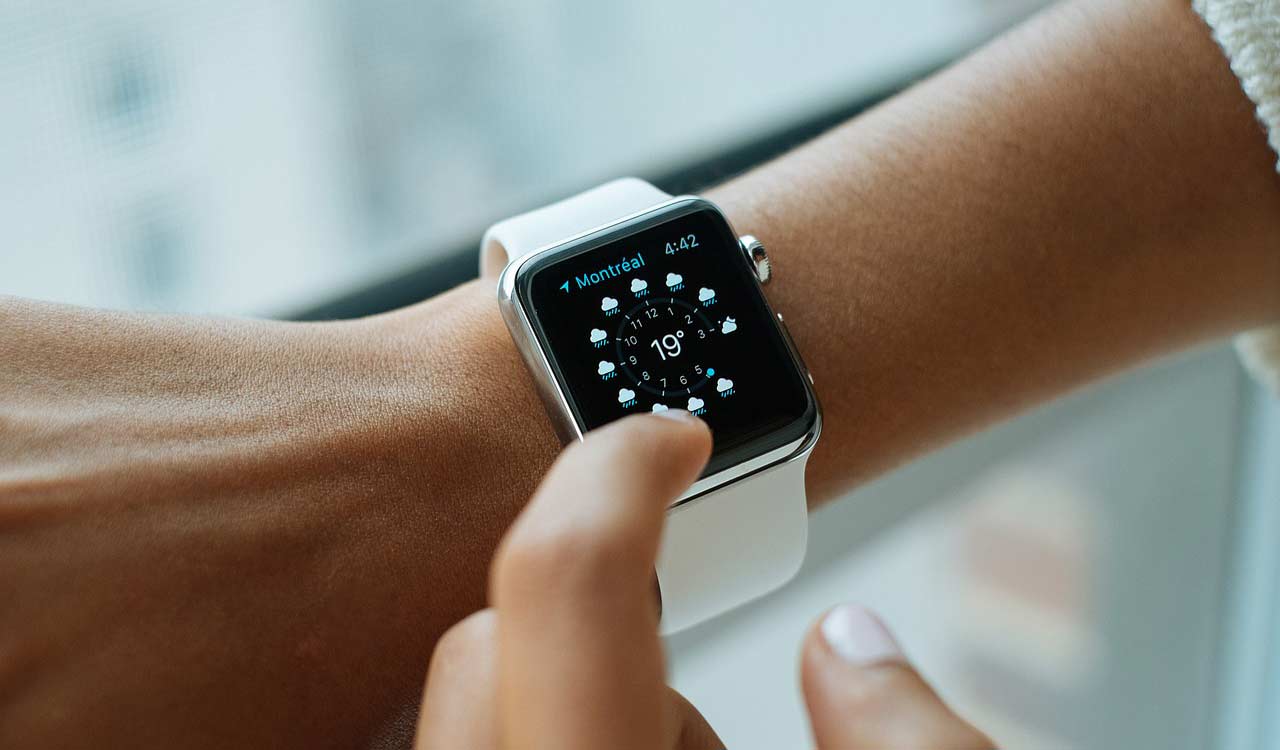 The smartwatch myth: Why wrist wearables can’t predict a heart attack