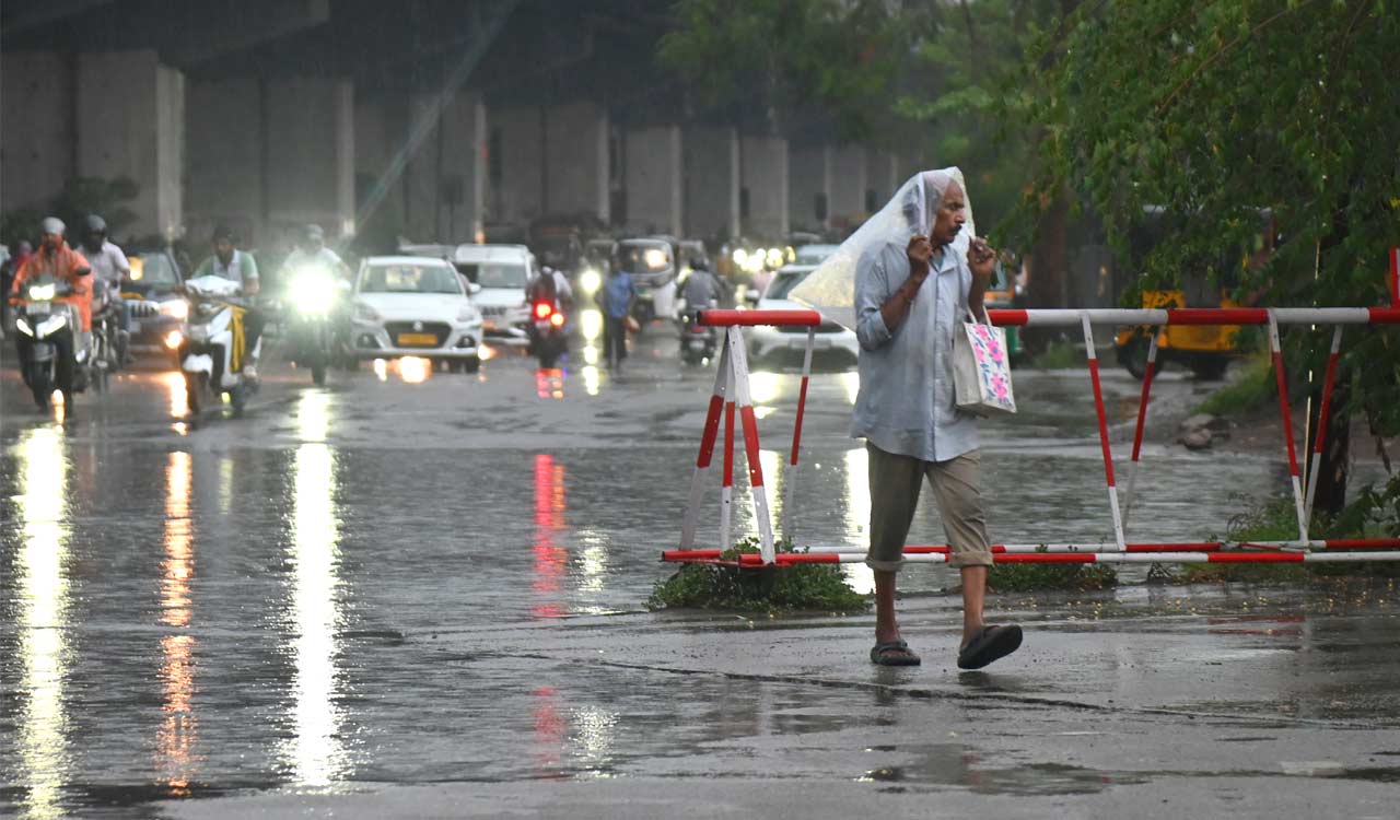 Telangana rains: Kesamudram records 191.3 mm, Hyderabad gets moderate showers