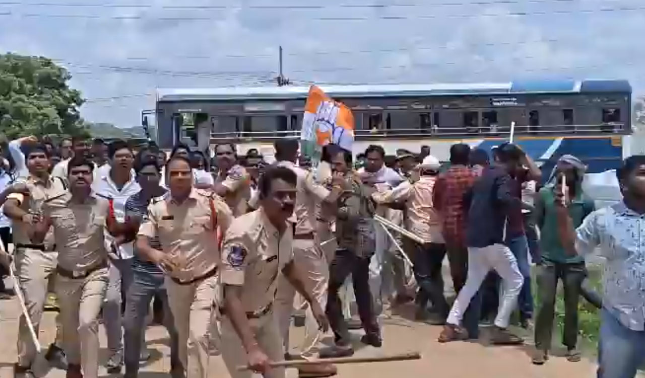 Tension in Yadadri Bhongir after Congress, BJP workers clash