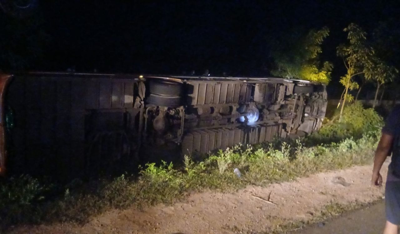 Three grievously injured as private bus overturns in Suryapet