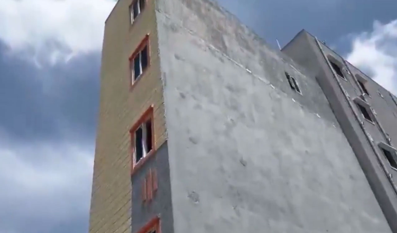 Immediate demolition of tilted four-storey building in Gopanpally ordered