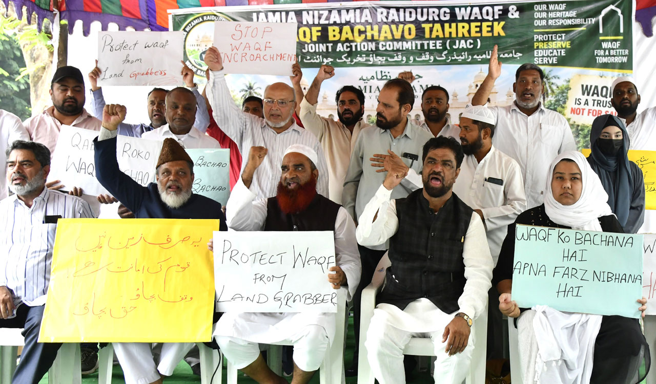 Protest at Dharna Chowk seeks protection of Waqf, Jamia Nizamia properties