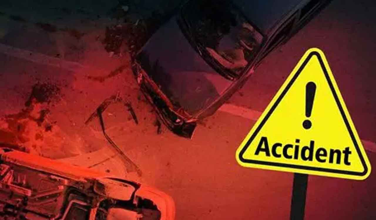 Car driver killed after vehicle rams into lorry near Keesara