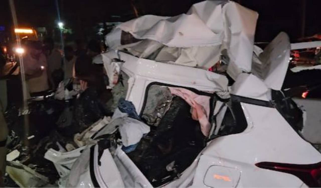 Eight Tamil Nadu engineering students killed in Thrissur road accident