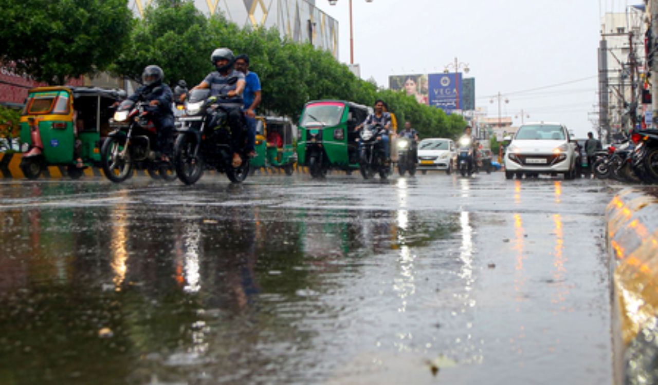 Deep depression damages 613 km of roads across Andhra Pradesh