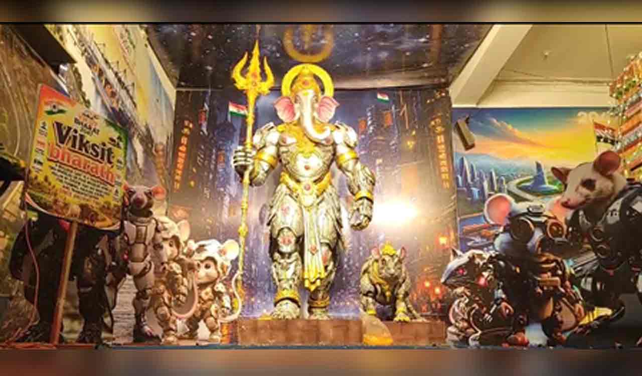 Viksit Bharat-themed Ganesh idol draws devotees in Hyderabad