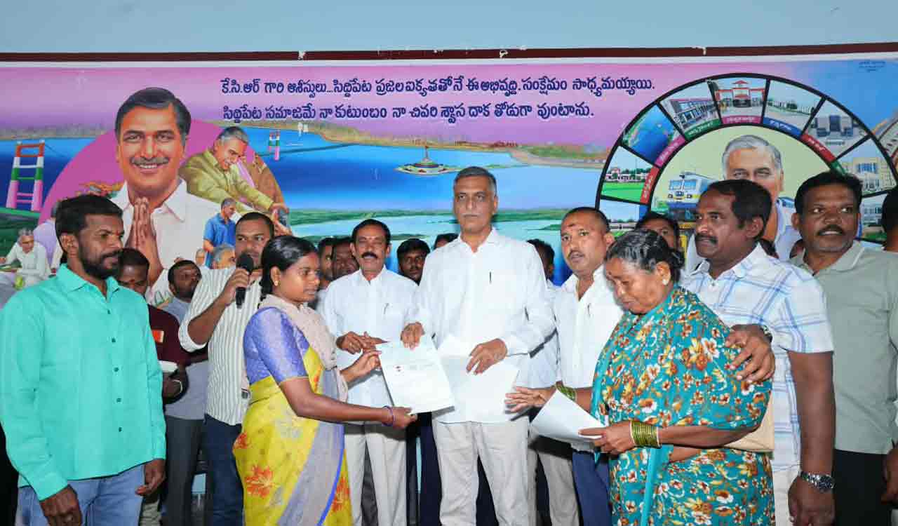 Pothole ridden roads reflects Cong’s ignorance of development: Harish Rao