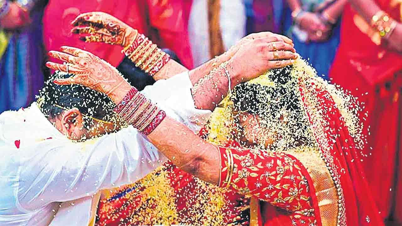 Telangana HC stays Single Judge order halting Kalyana Lakshmi, Shaadi Mubarak schemes