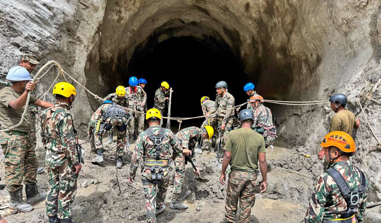Nepal floods: Death toll crosses 1,300 as 4,886 remain out of contact