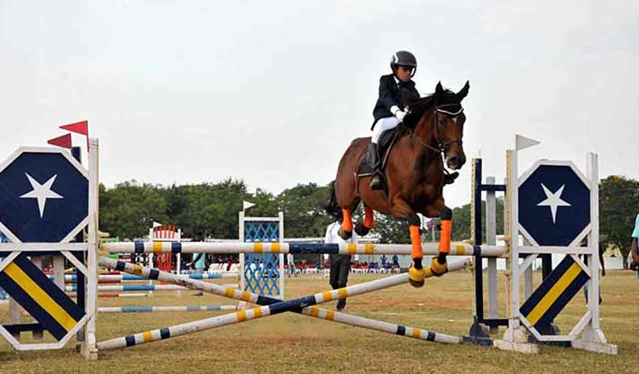 Abbas Khan becomes first Indian showjumper to receive Bharat Youth Award