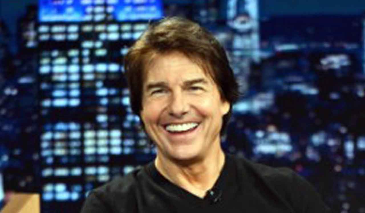 Tom Cruise says Taylor Swift schooled him about football