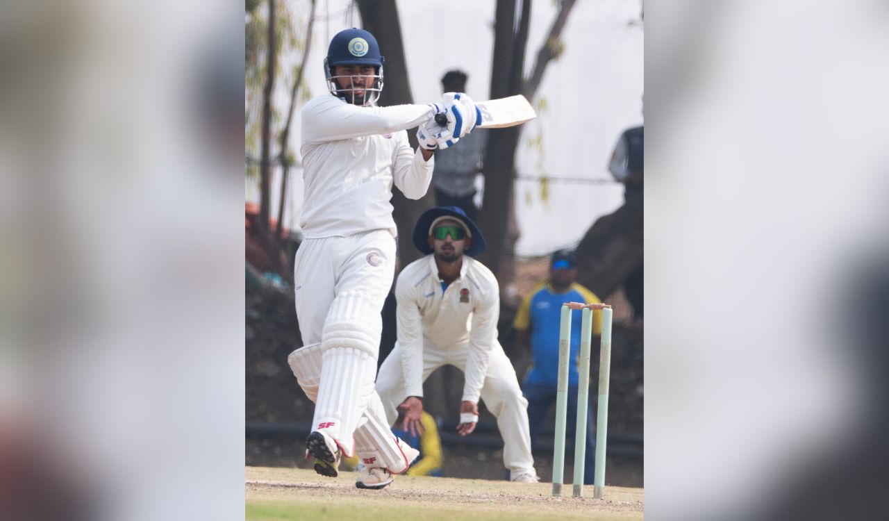 Hyderabad bowled out for 275 after 109-run opening stand against Andhra
