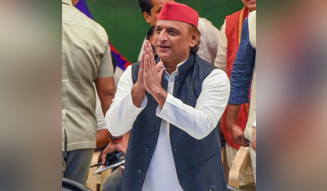 Saints urge Akhilesh Yadav to seek blessings at Ayodhya Ram Temple
