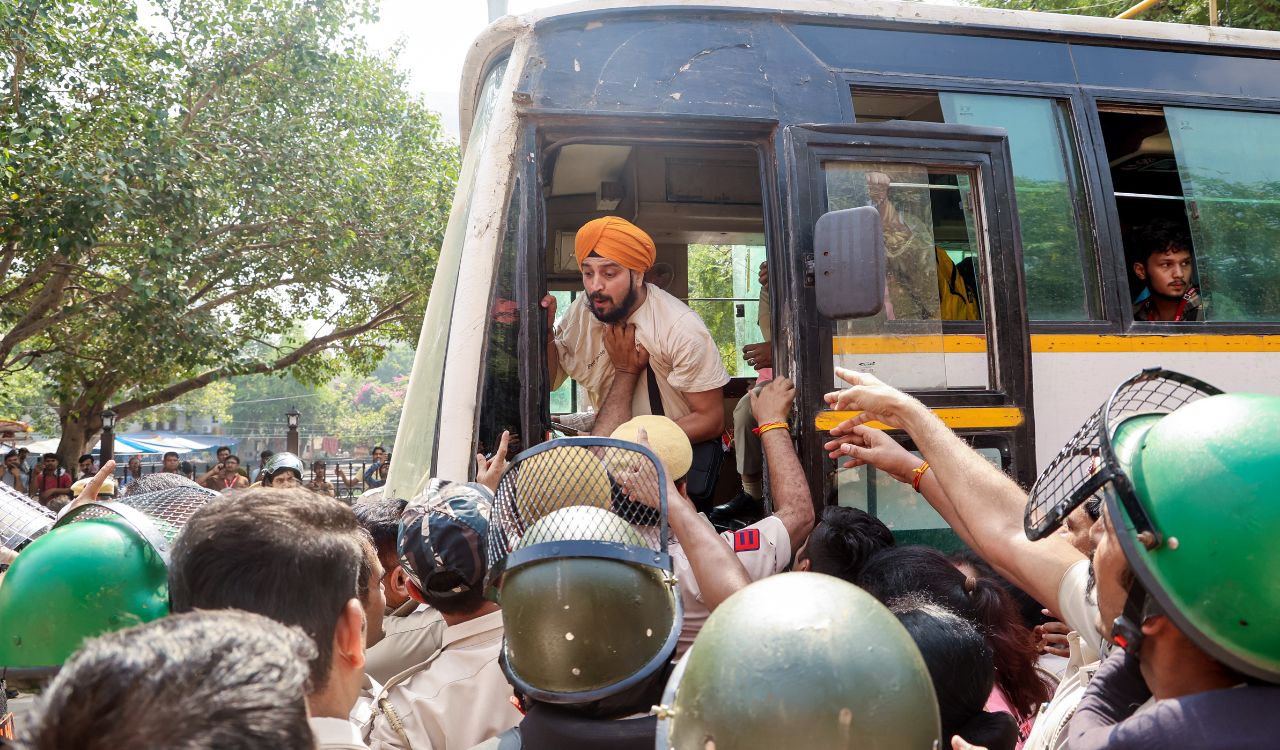Delhi police detain around 1,000 protesters ahead of CJP agitation