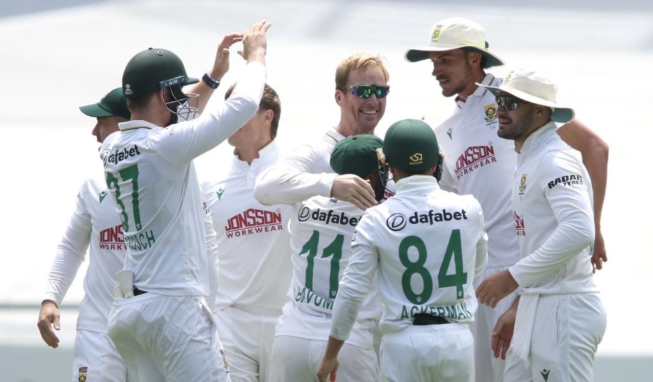 Simon Harmer’s 6-16 powers South Africa to series victory over Australia