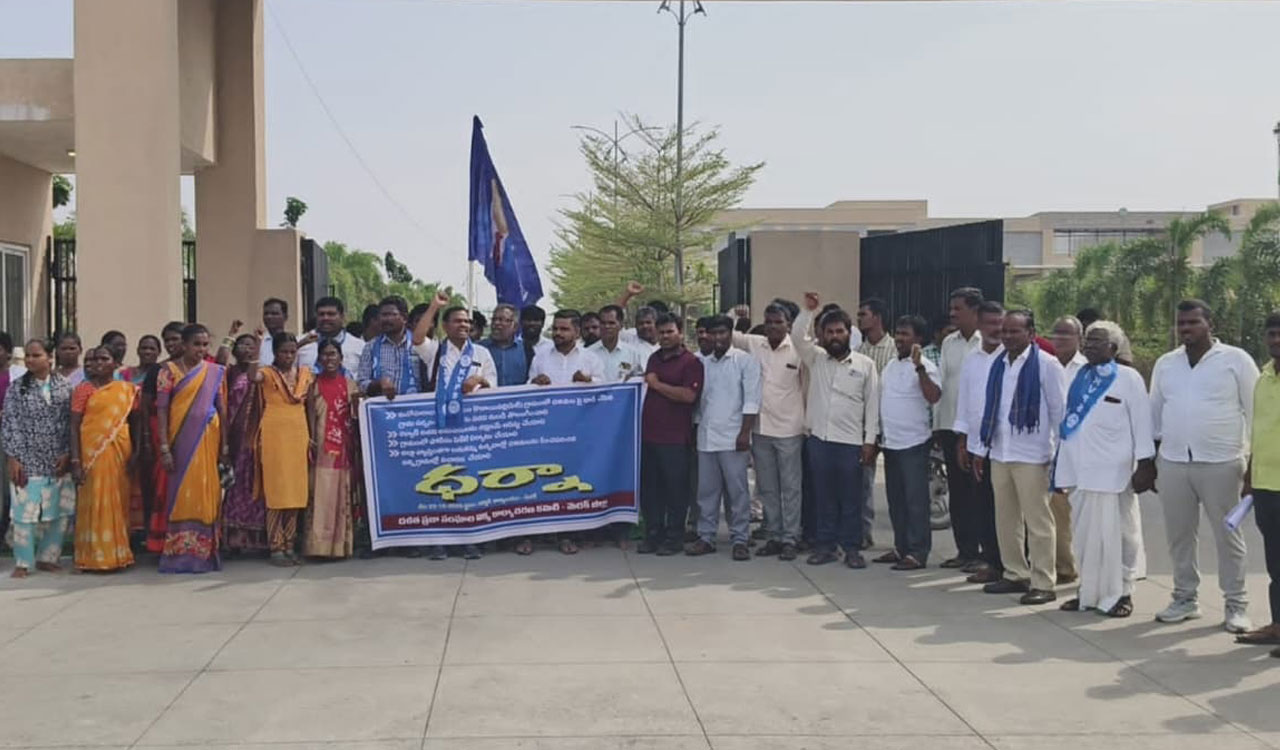 Dalit groups seek action against Konaipally sarpanch
