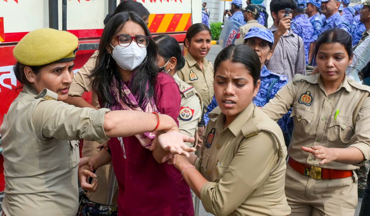 Apex court summons senior Delhi police officer assault on women journalists covering protests