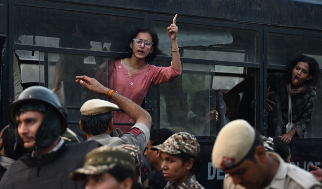 Mamata, Kejriwal among thousands detained amid anti-CEC protest in Delhi