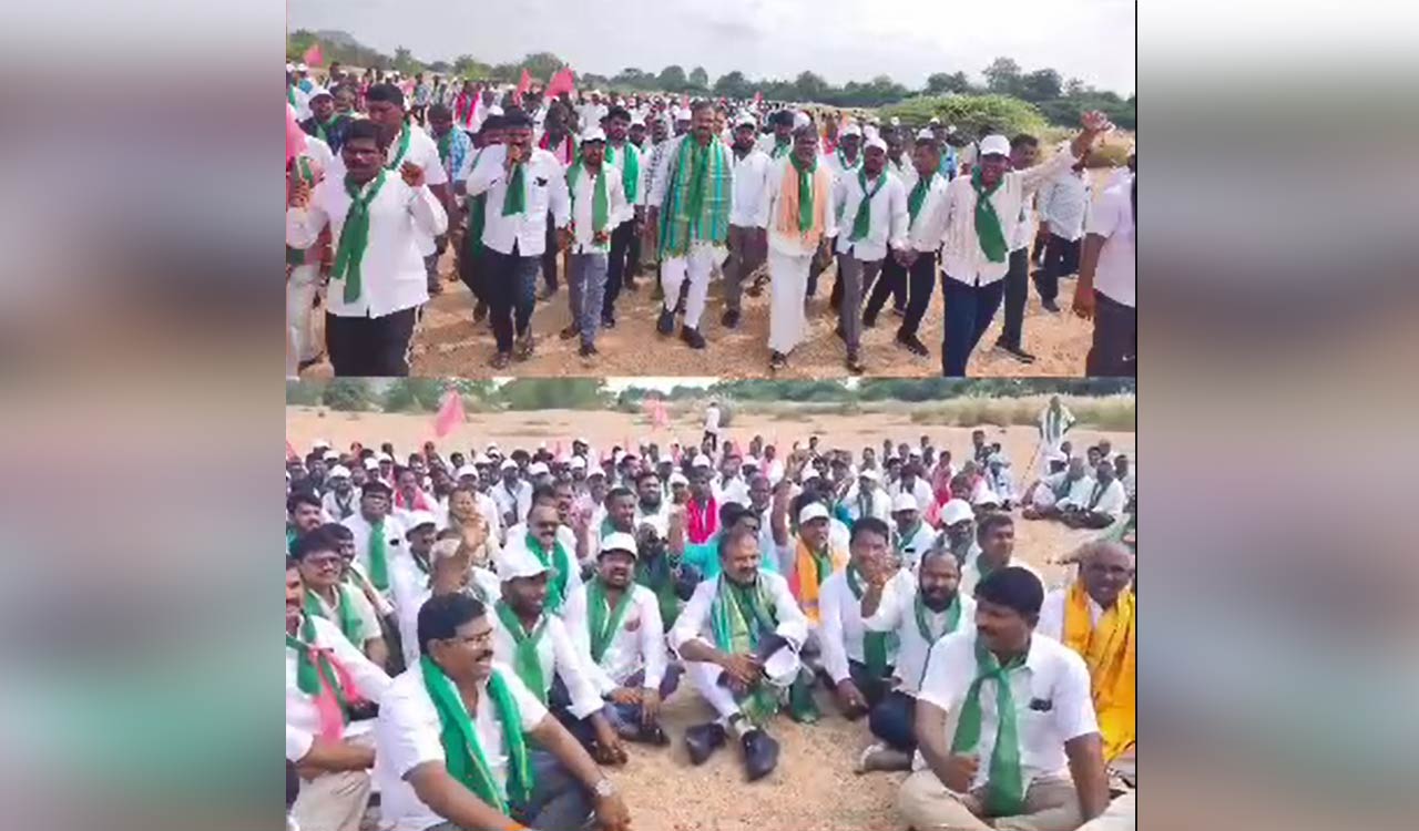 Devarkadra farmers hold padayatra, demand Kalwakurthy project water to save crops