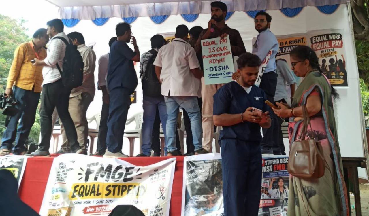 Hyderabad: Over 600 FMG interns intensify agitation after 15 days without talks
