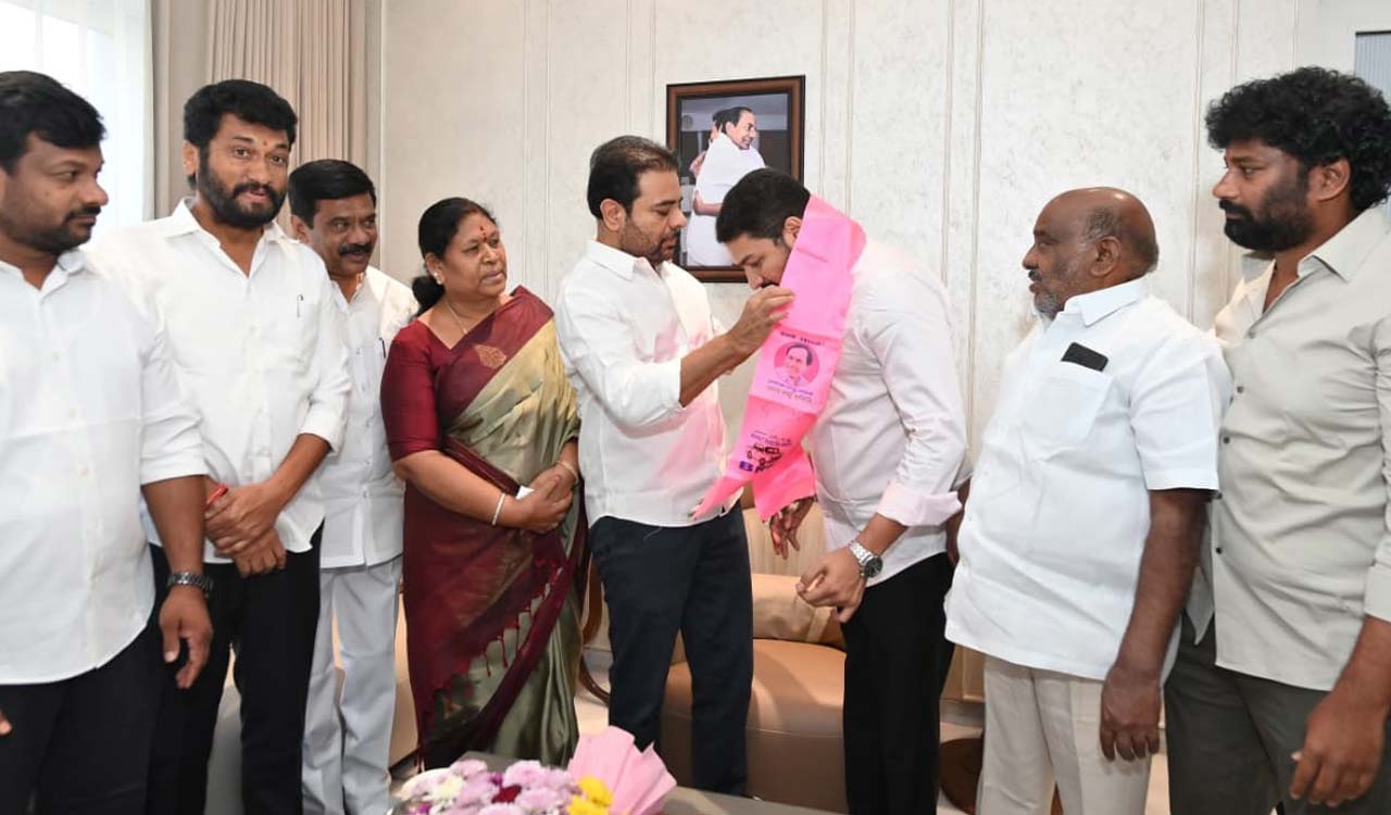 Adilabad Congress leader Bhargav Deshpande joins BRS