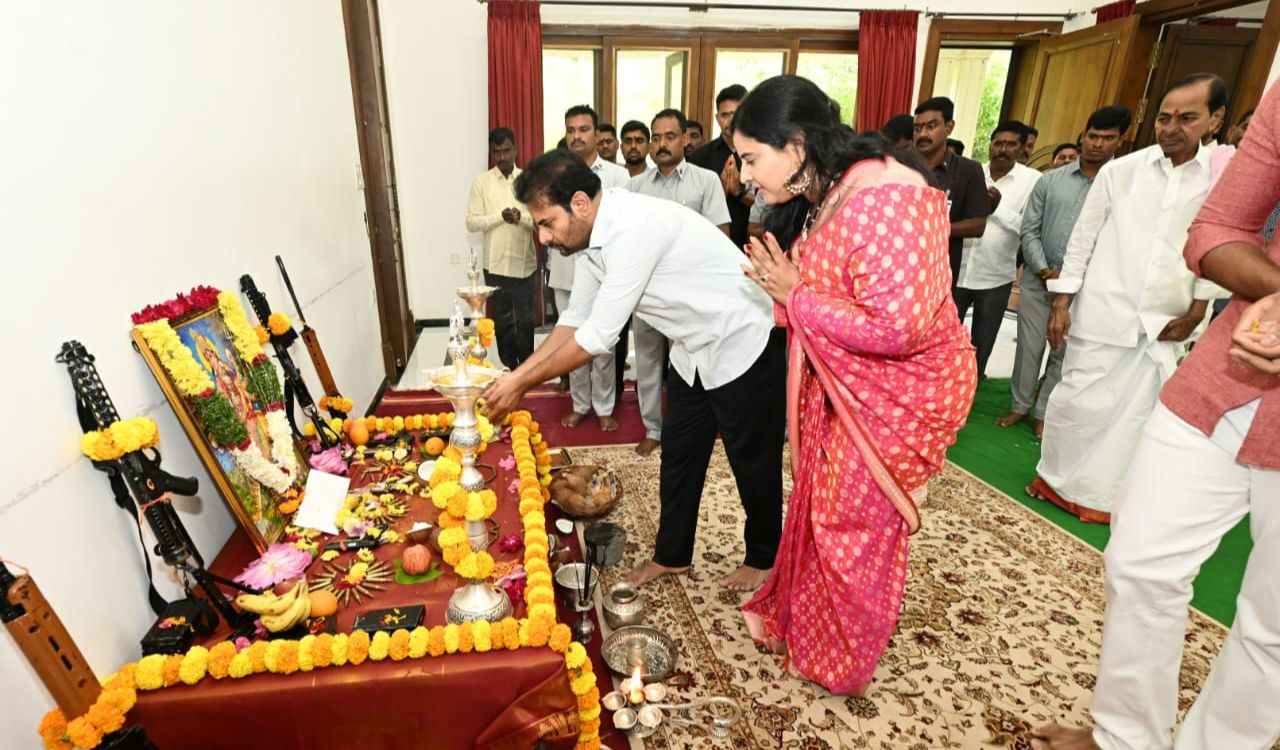 KTR, Harish Rao extend Dasara greetings to Telangana