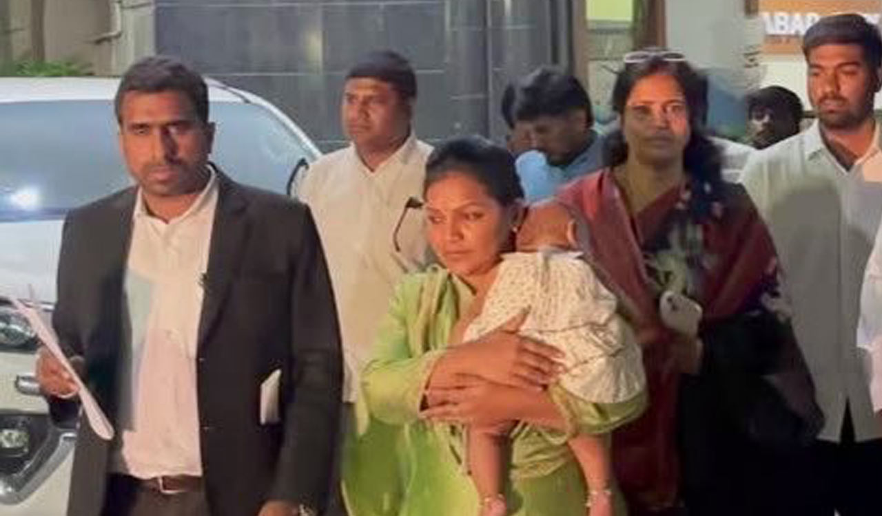 KTR backs journalist Rekha Mudiraj after questioning at police station, promises legal assistance