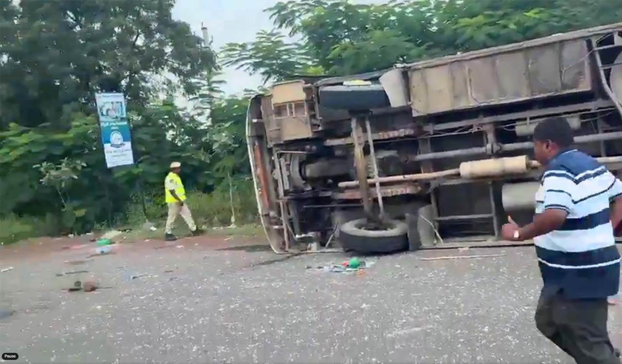 KTR expresses anguish over Vikarabad bus accident, directs BRS leaders to aid victims