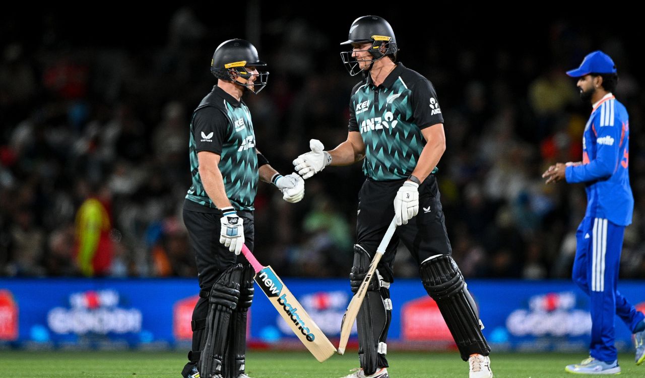 India strike early but Phillips, Jacobs power New Zealand to 180/5