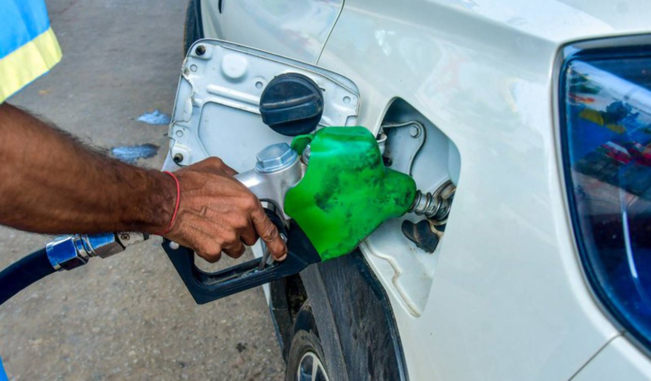 Govt raises petrol export duty to Rs 2.5 per litre, slashes for diesel