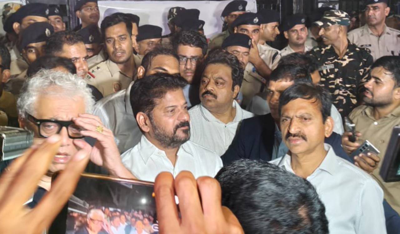 Delhi police stop Revanth Reddy while heading to meet Rahul Gandhi