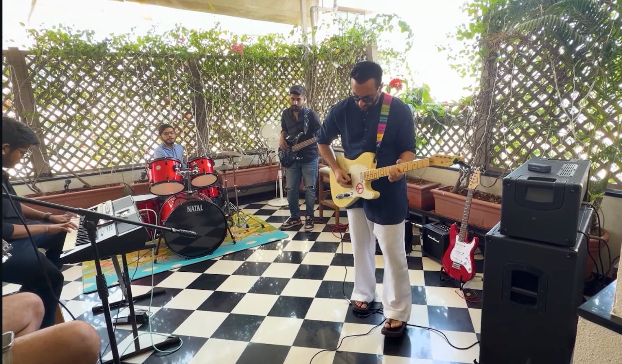 Saif Ali Khan gives fans a glimpse of his musical side