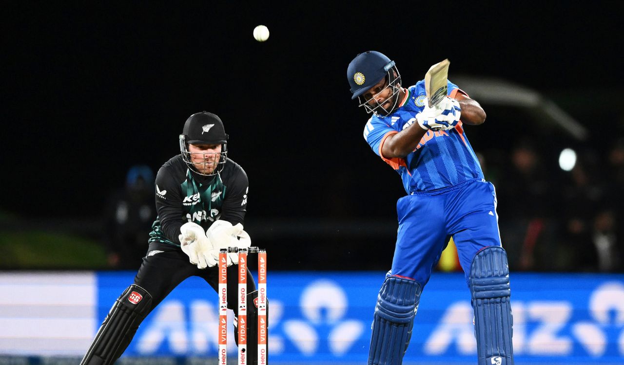 India survive middle-order wobble to complete record chase in Christchurch