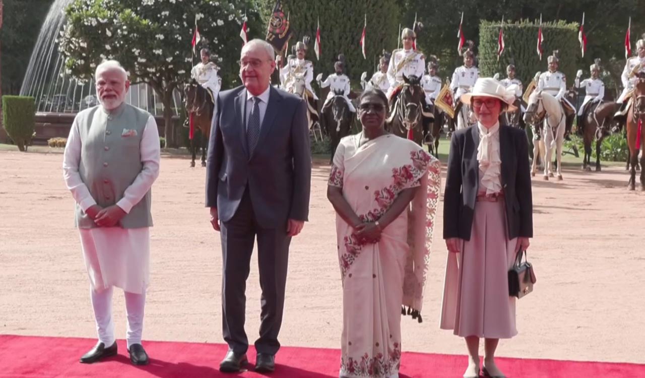 Swiss President Guy Parmelin accorded ceremonial welcome at Rashtrapati Bhavan