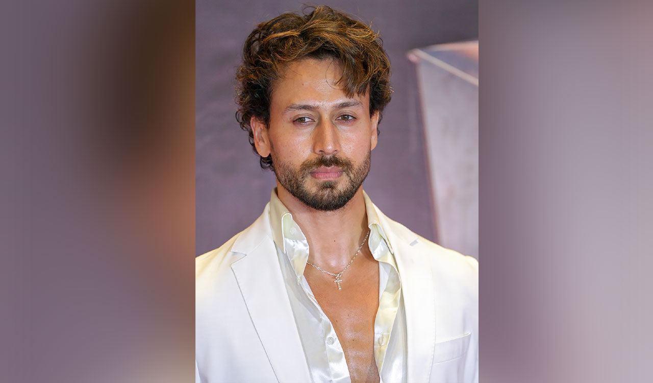 Tiger Shroff shooting: Three suspects detained at Kota railway station