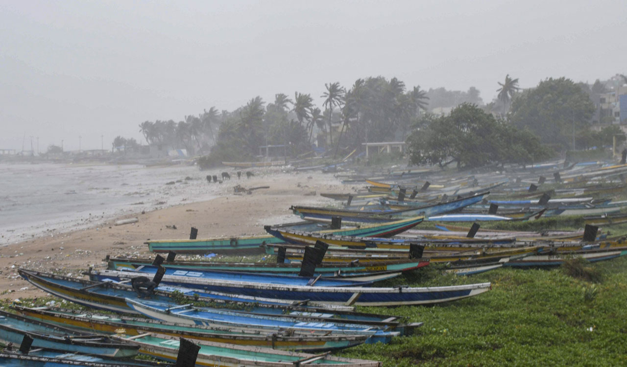Andhra, Odisha step up cyclone preparations as Arnab nears coast