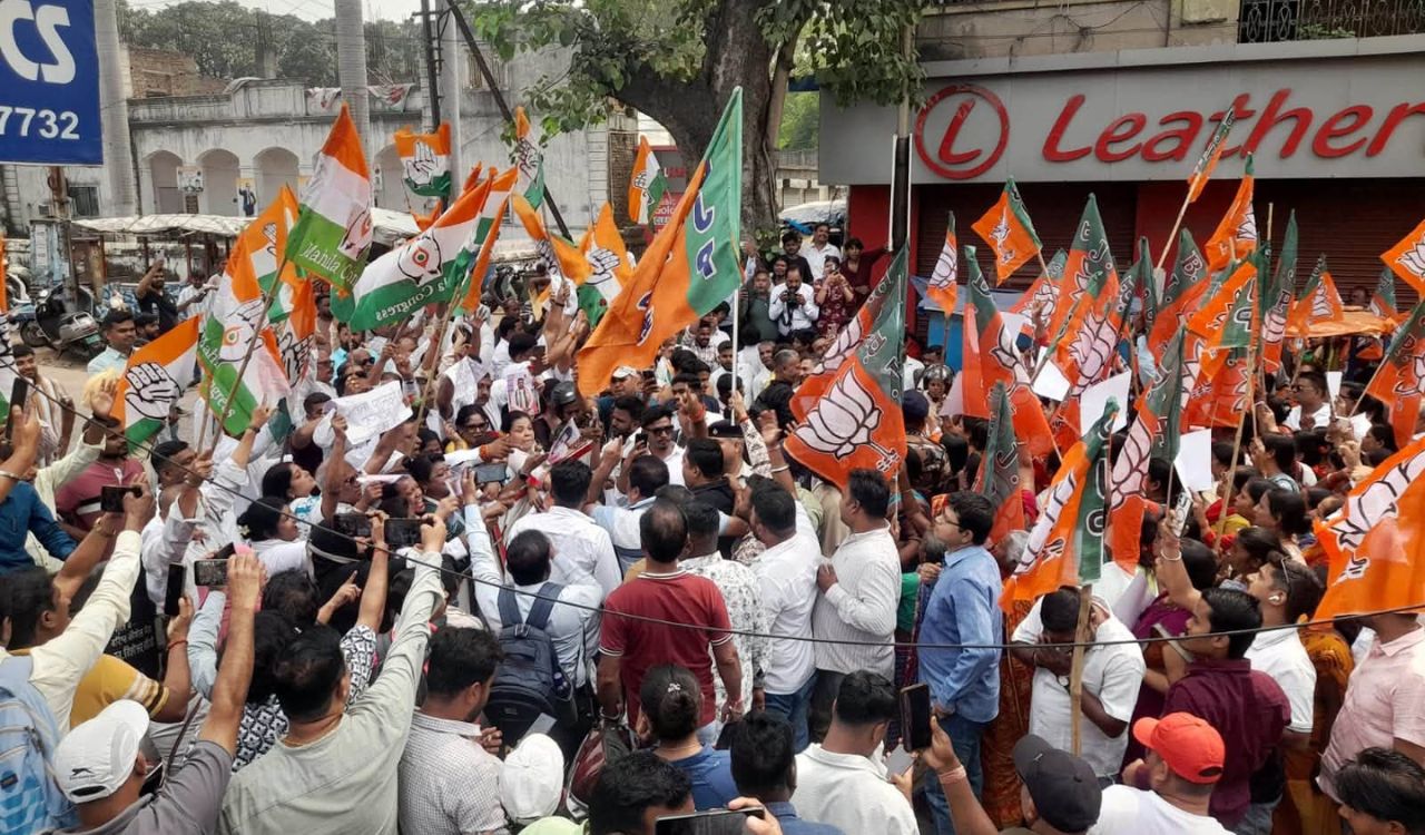 Stone-pelting outside Congress office in Jamshedpur leaves over 10 injured